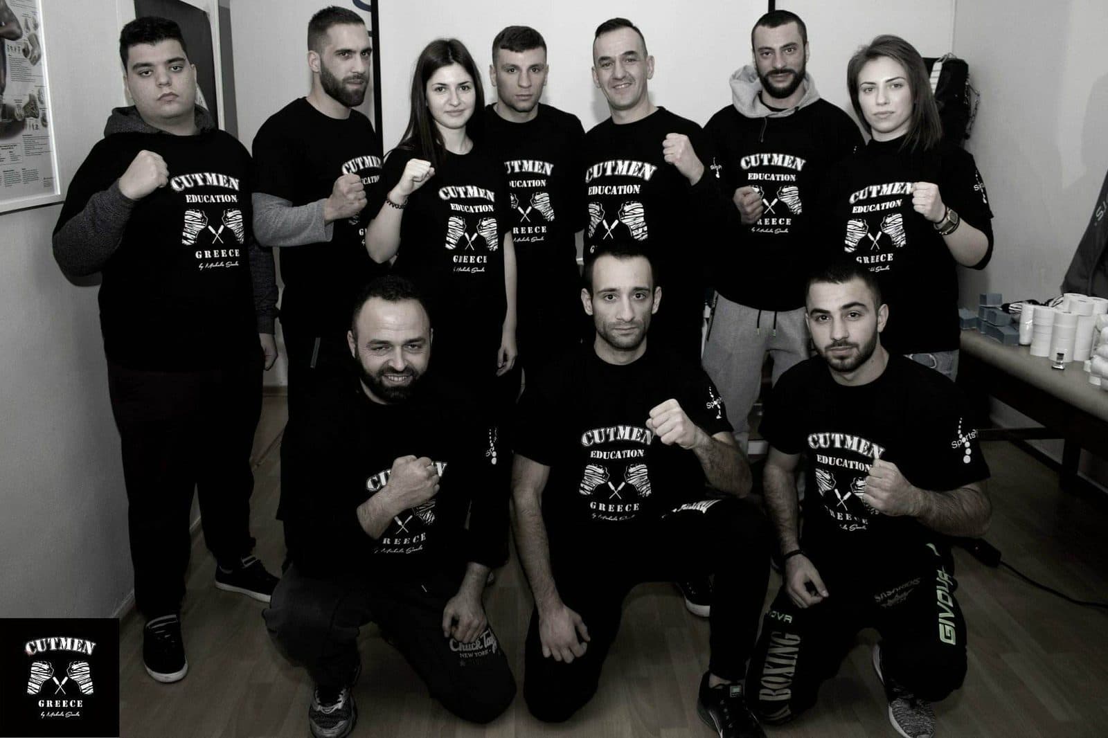Η ομάδα Cutmen Greece με μπλούζες «Cutmen Education Greece»